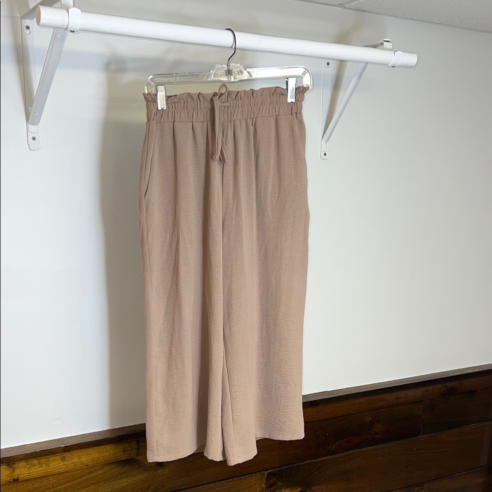 Amazon Cropped Tan Drawstring Pants- S‎